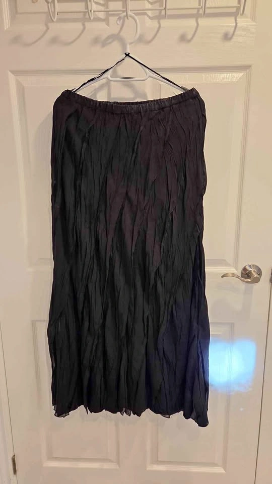 J.R. Nites by Carol Lin Black Crinkle Maxi Skirt Size 10