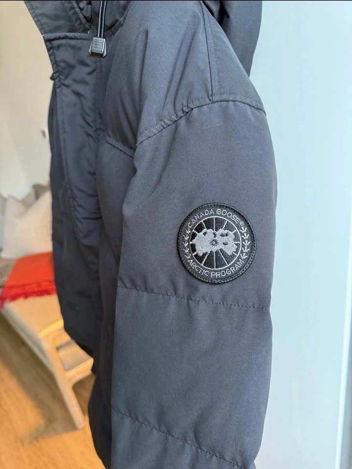 Canada Goose - photo 2