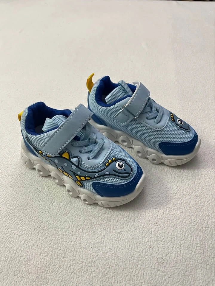 NEW Kids Dinosaur Light-Up Shoes Size 25/ US 8 - 8.5