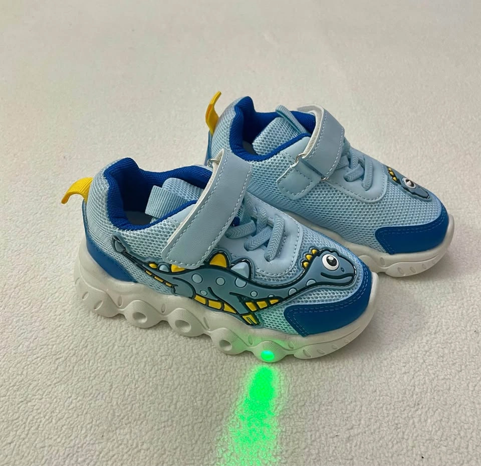 NEW Kids Dinosaur Light-Up Shoes Size 25/ US 8 - 8.5 - photo 2