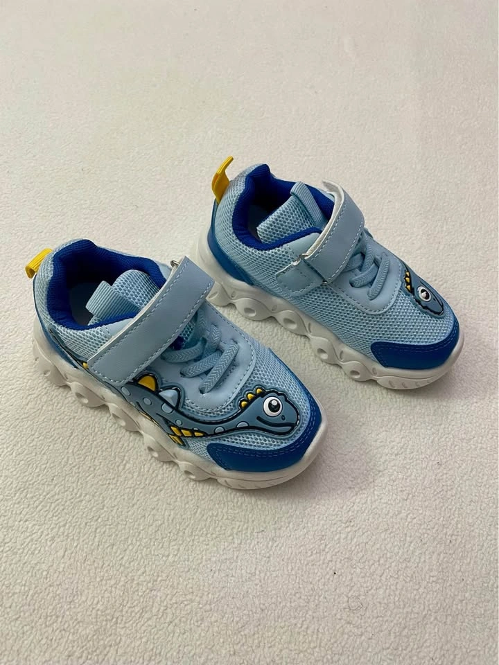 NEW Kids Dinosaur Light-Up Shoes Size 25/ US 8 - 8.5 - photo 4