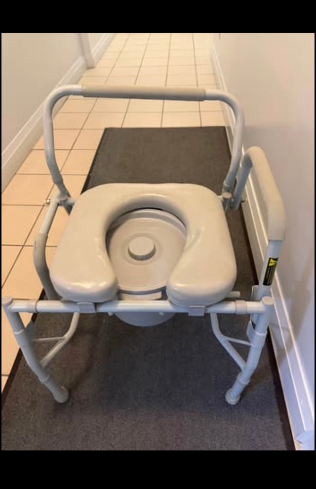 Padded Bedside Commode / Portable Toilet Chair – NEVER USED