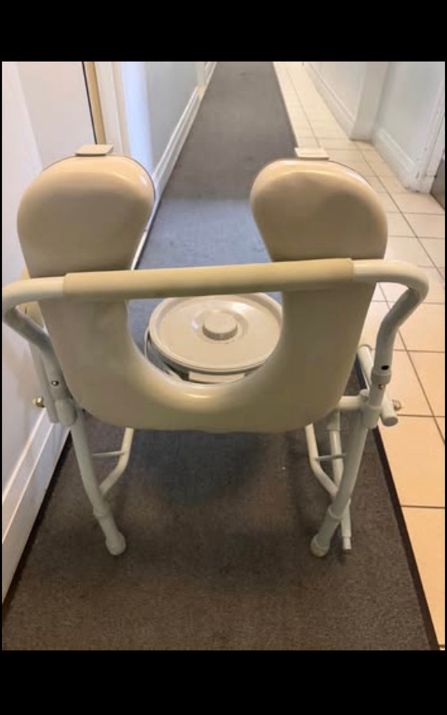 Padded Bedside Commode / Portable Toilet Chair – NEVER USED - photo 4