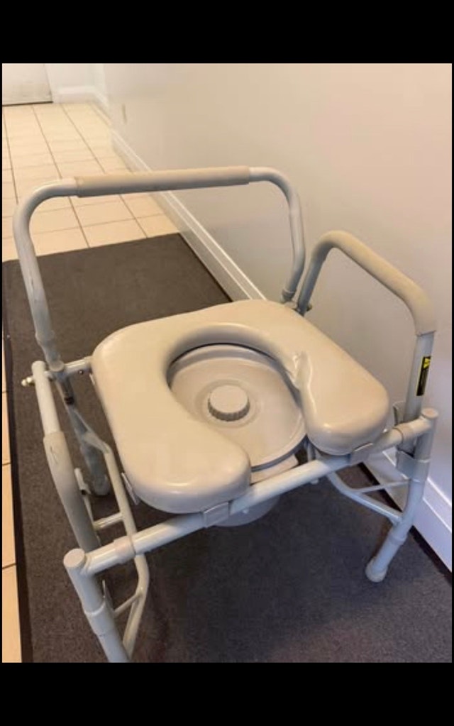 Padded Bedside Commode / Portable Toilet Chair – NEVER USED - photo 5