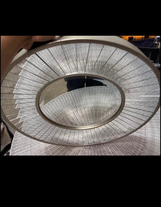 Round Decorative Wall Mirror 26” - photo 4