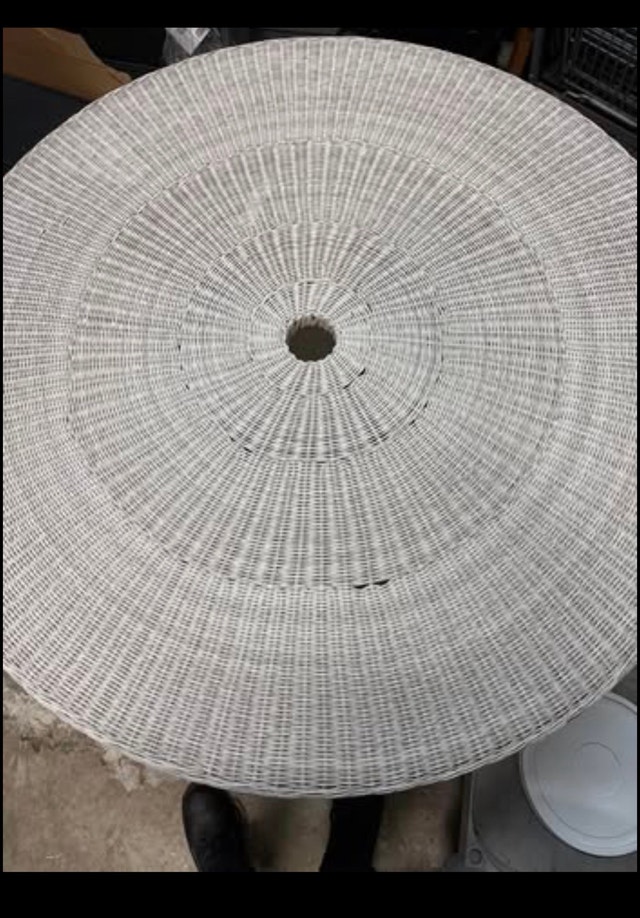 Patio Dining Table with Glass Top 48” Round Wicker - photo 3