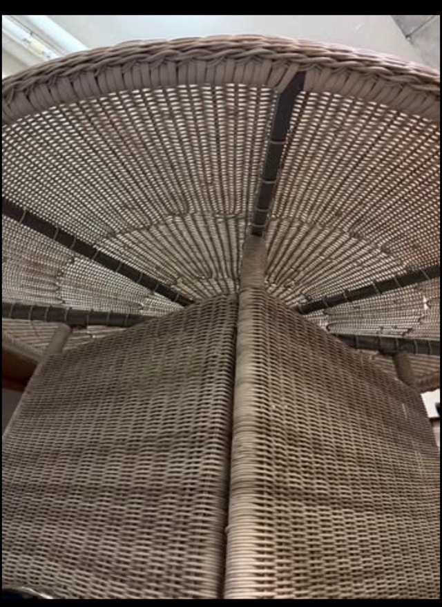Patio Dining Table with Glass Top 48” Round Wicker - photo 4