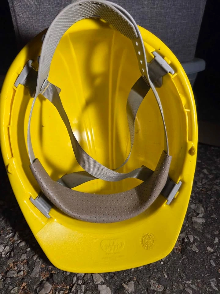 Waterloo Engineering Hard Hat - photo 3