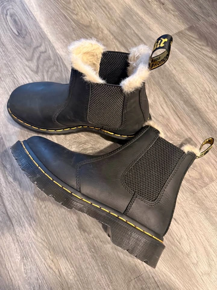Dr. Martens Leonore Fur-Lined Chelsea Boots US Women’s 6