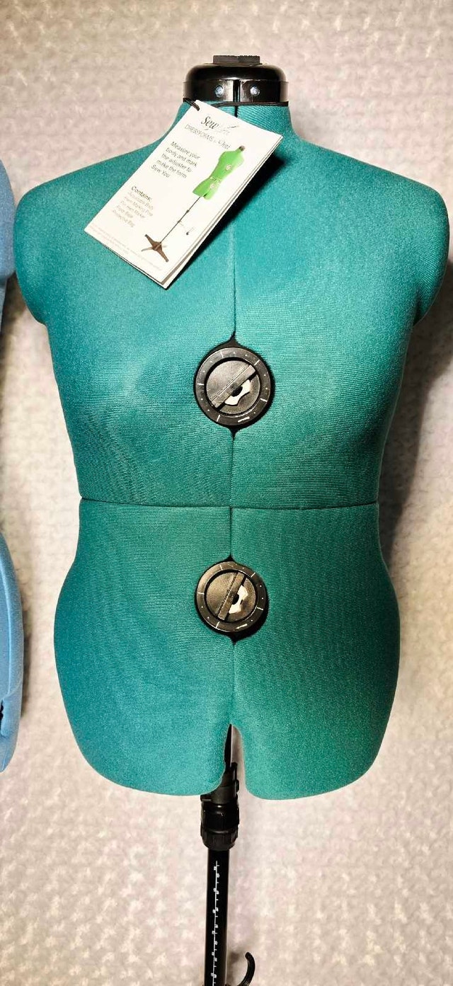 Dritz adjustable dress forms - M/Large & L/Xl - like new - photo 3