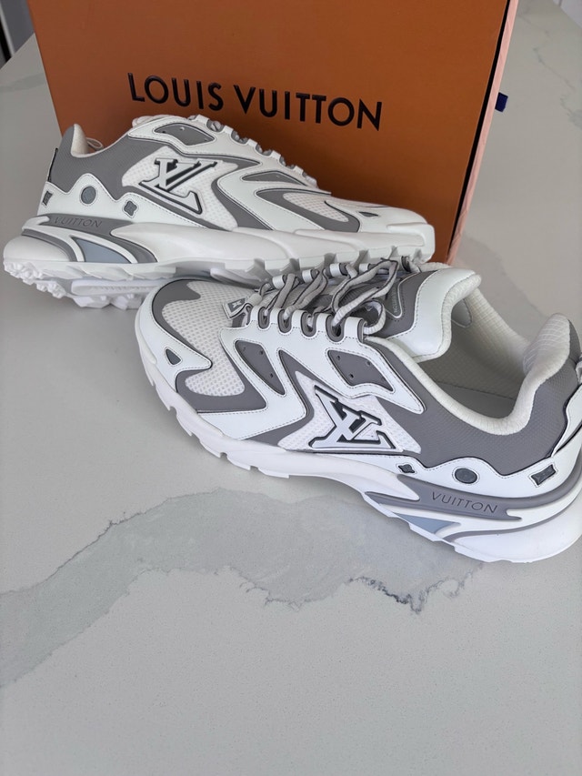 Louis Vuitton LV tatic sneakers - size 10
