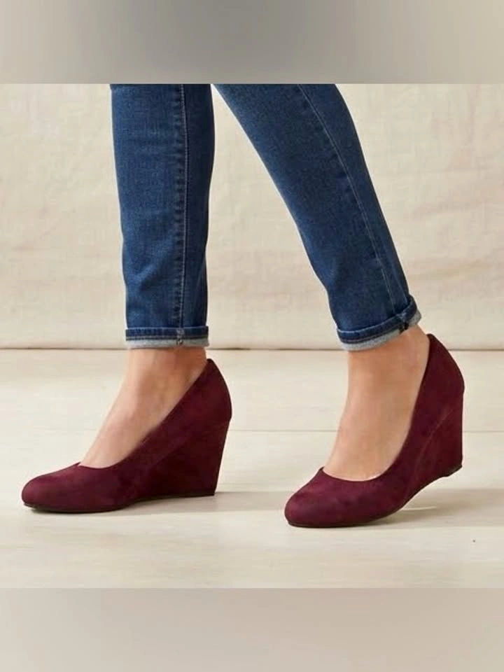 George Burgundy Faux Suede Wedge Heels Size 6.5
