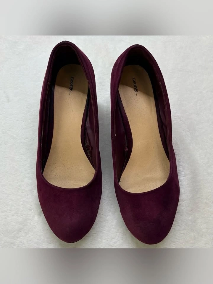 George Burgundy Faux Suede Wedge Heels Size 6.5 - photo 3