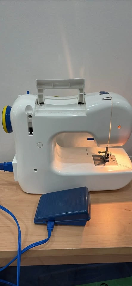 IKEA SY Sewing Machine - photo 2