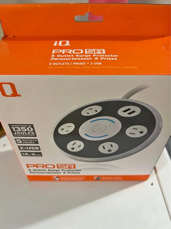 iQ PRO SR 5-Outlet Surge Protector + 2 USB Ports - 1350 Joules