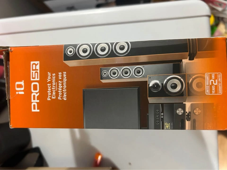 iQ PRO SR 5-Outlet Surge Protector + 2 USB Ports - 1350 Joules - photo 4