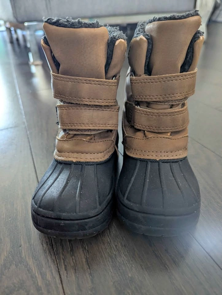 Kids Winter Boots Bundle - 2 Pairs - Size 8T