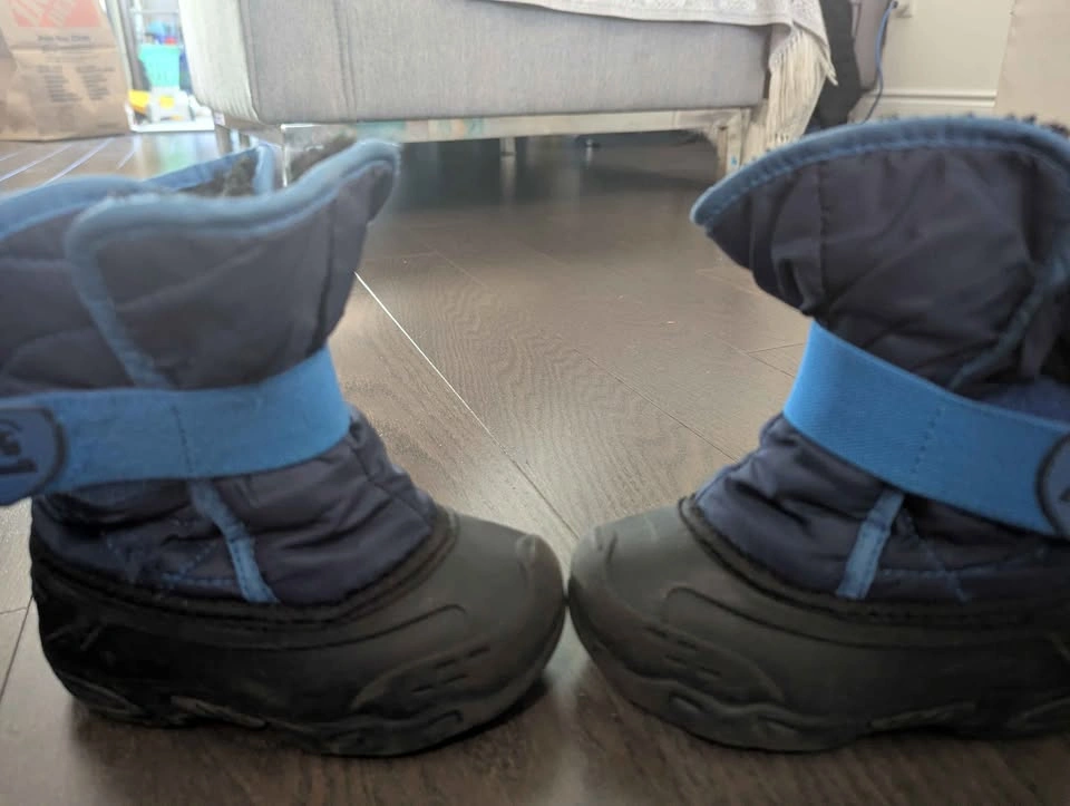 Kids Winter Boots Bundle - 2 Pairs - Size 8T - photo 4