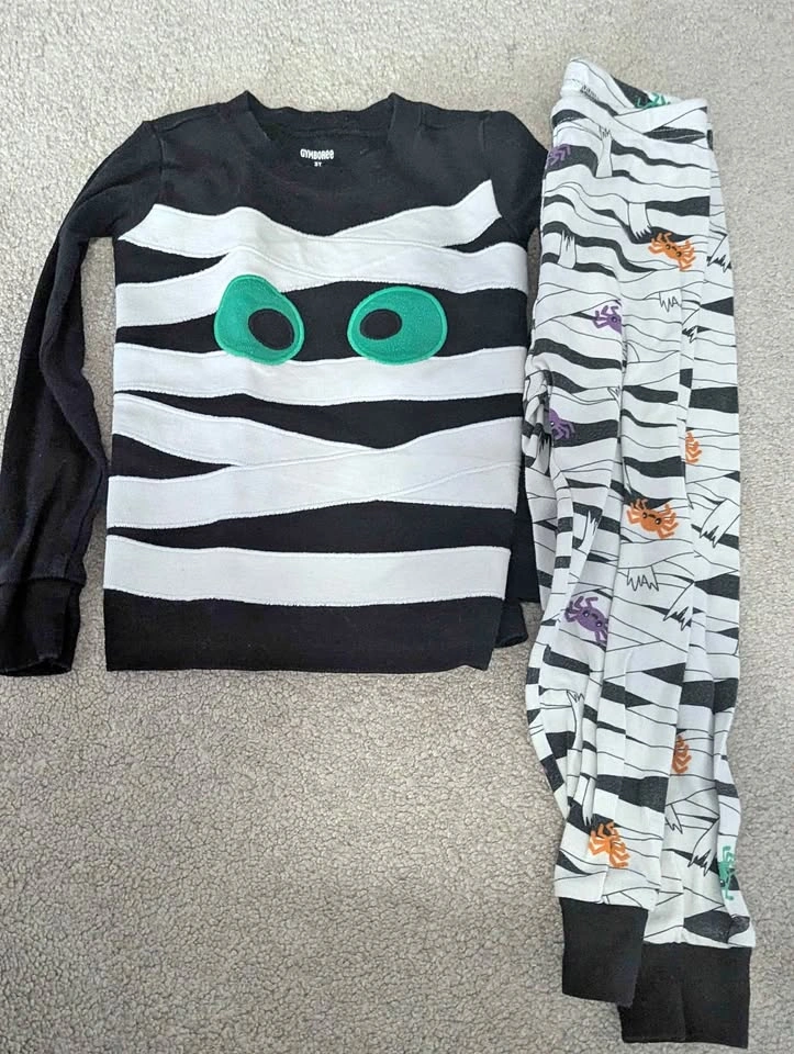 Gymboree 3T Mummy Pajama Set