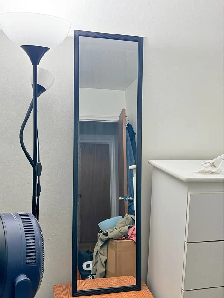 Standing mirror
