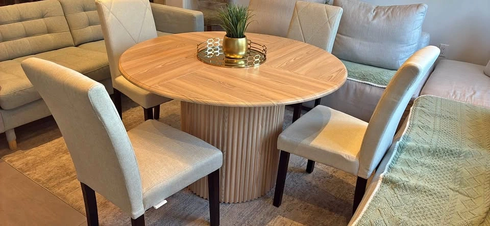 New Round Fluted Pedestal Dining Table with 4 Chairs