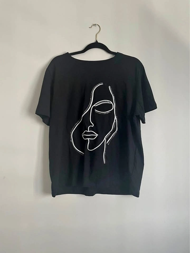 Black t shirt women large new