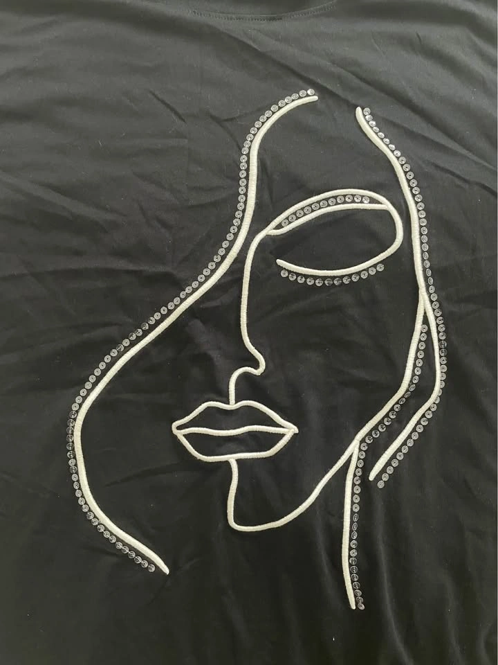 Black t shirt women large new - photo 3