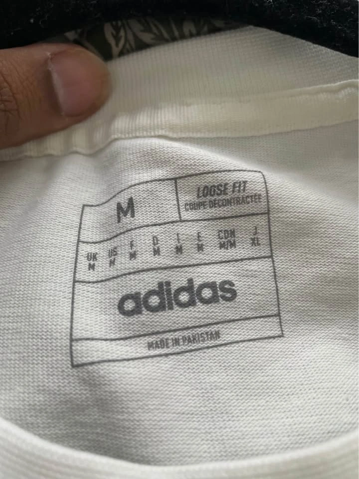 Adidas Men T shirt new Medium - photo 2