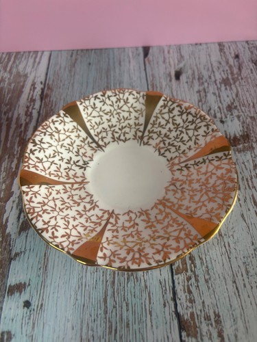 Queen Anne Gold Lace Teacup Saucer Bone China England Vintage - photo 5