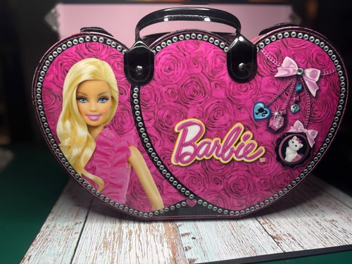 Vintage Mattel Barbie Heart Shaped Cosmetic and Vanity Case