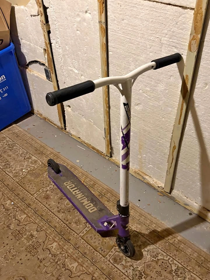 $20 - Dominator Pro Stunt Scooter