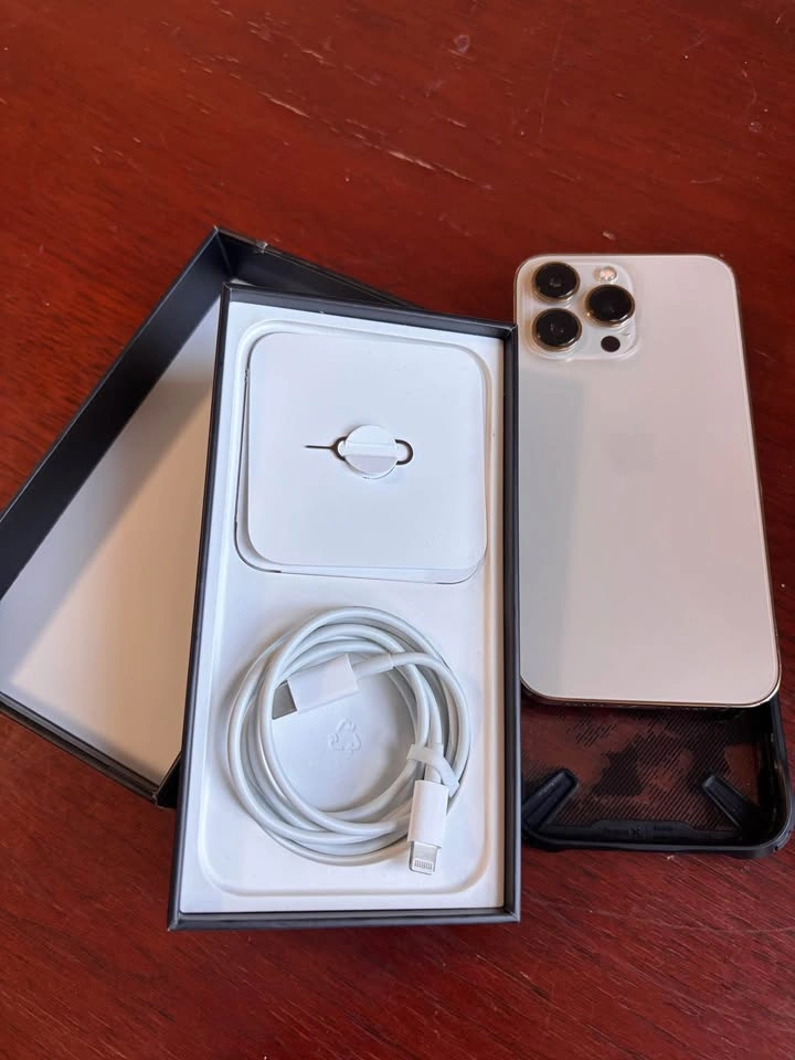 iPhone 13 Pro – 128GB – Gold – Excellent Condition - photo 4