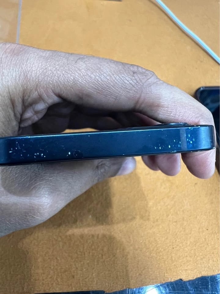 Apple iPhone 12 - photo 4