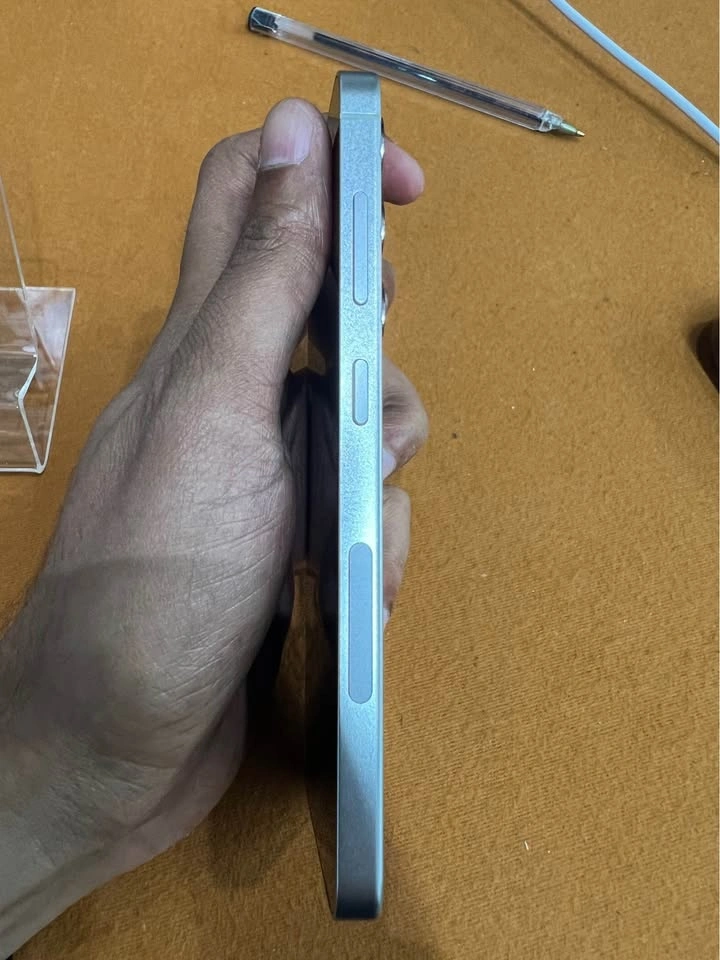 Samsung Galaxy S24 - photo 3