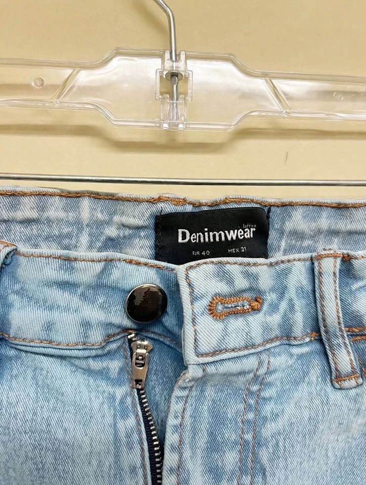 Lefties Light Wash Denim Shorts – Size 31 (EUR 40) - photo 2