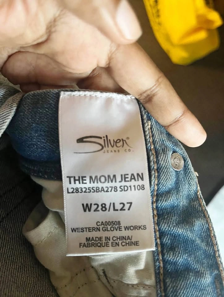 Silver Jeans Co. Mom Jeans – W28 L27 – Distressed High Rise - photo 4