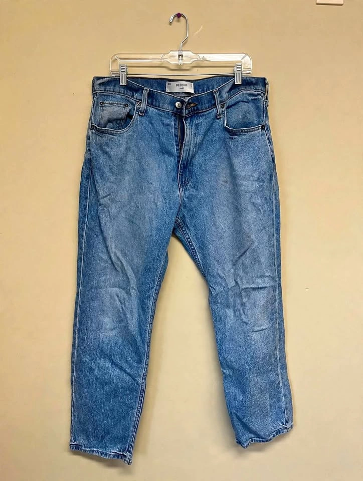 Hollister Men's Loose Fit Jeans – W34 L30 – Classic Blue