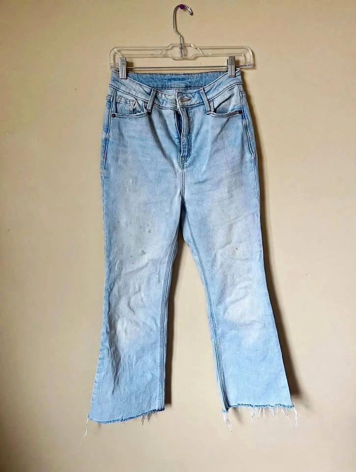 Light Wash High-Rise Flare Jeans – Raw Frayed Hem – Size S