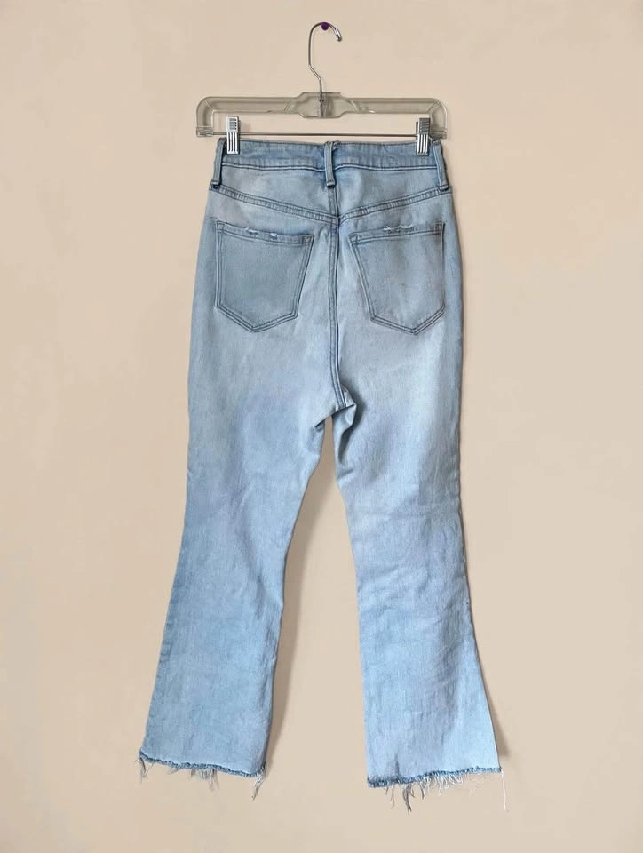 Light Wash High-Rise Flare Jeans – Raw Frayed Hem – Size S - photo 3