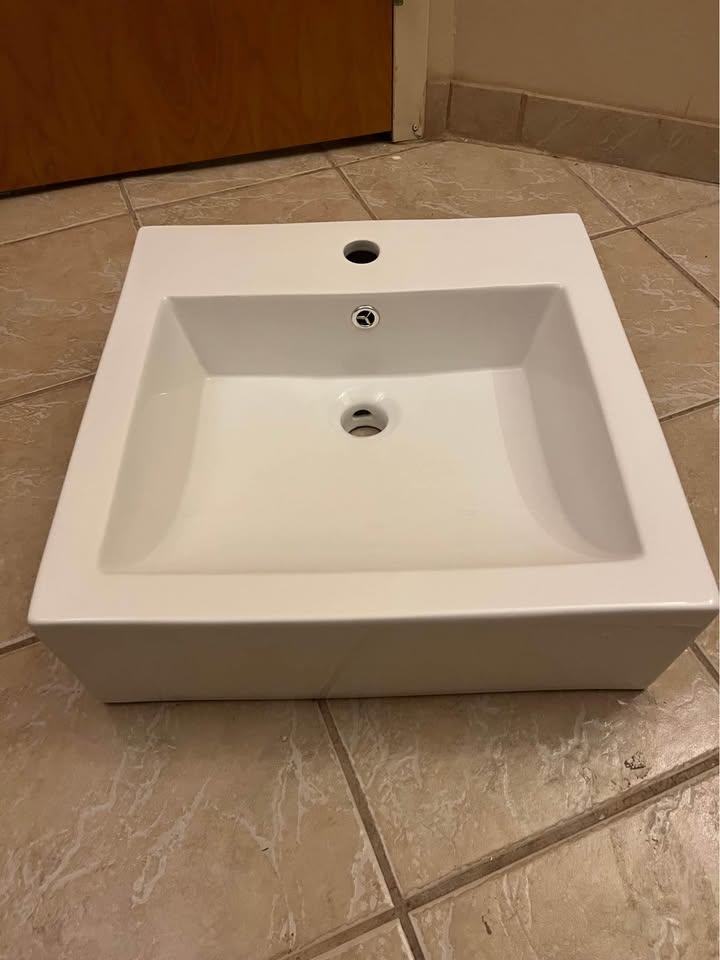 White porcelain Wall Mount Sink - photo 2