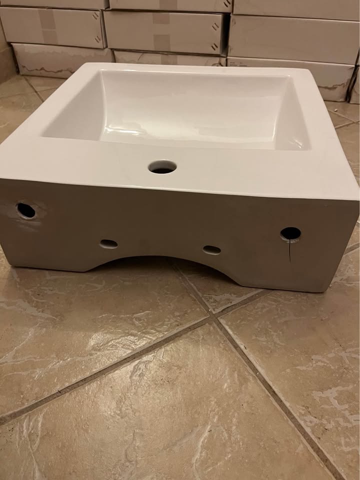 White porcelain Wall Mount Sink - photo 4