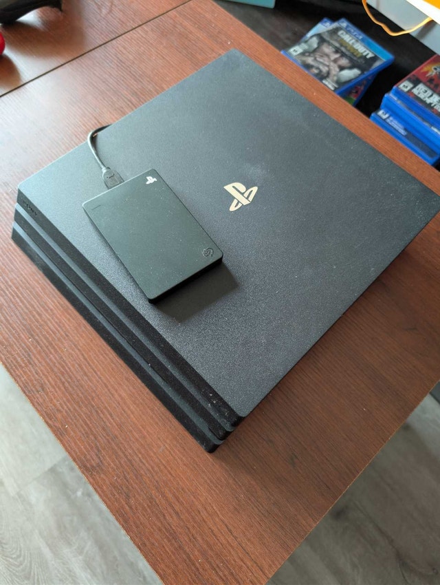 Playstation 4 + 10 games