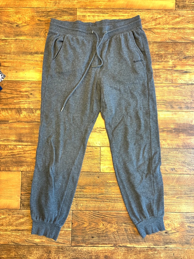 Bench sweatpants, M