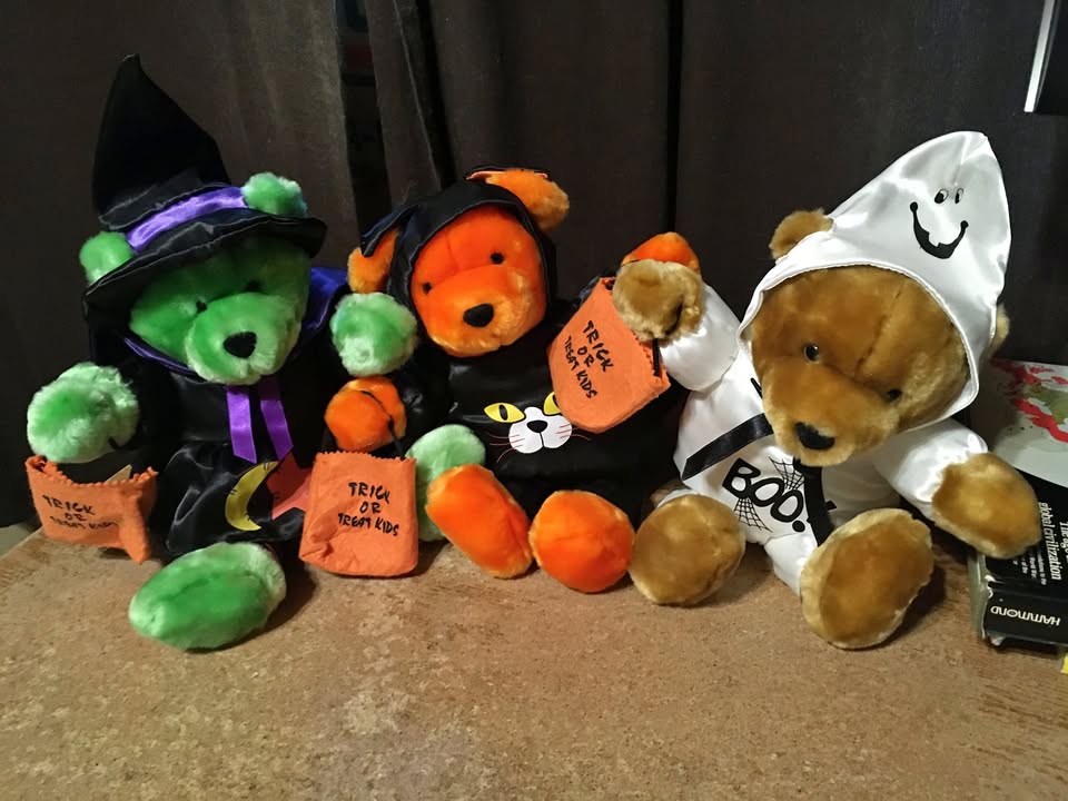 LOT OF 3 DAN DEE HALLOWEEN BEAR