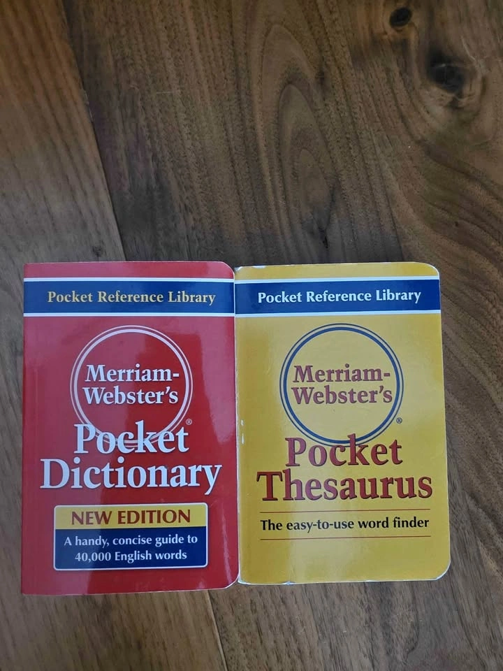 Merriam-Webster Pocket Dictionary and Thesaurus Set