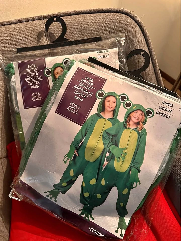 Frog Onesie Halloween Costume, Child Size Small 6-7 & Medium 7-8