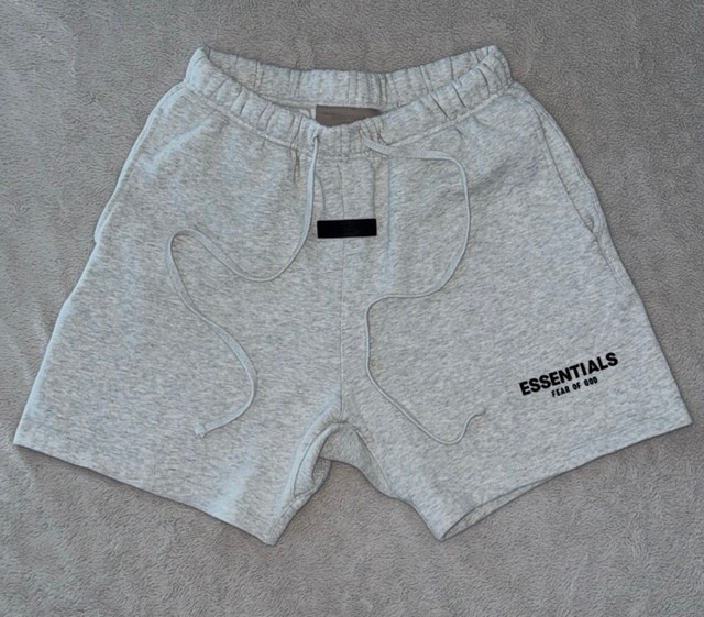 essentials shorts real size S NEGOTIABLE