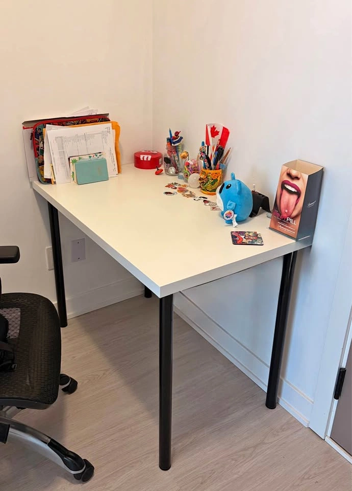 White & Black Desk – 120×60 cm – $50 OBO