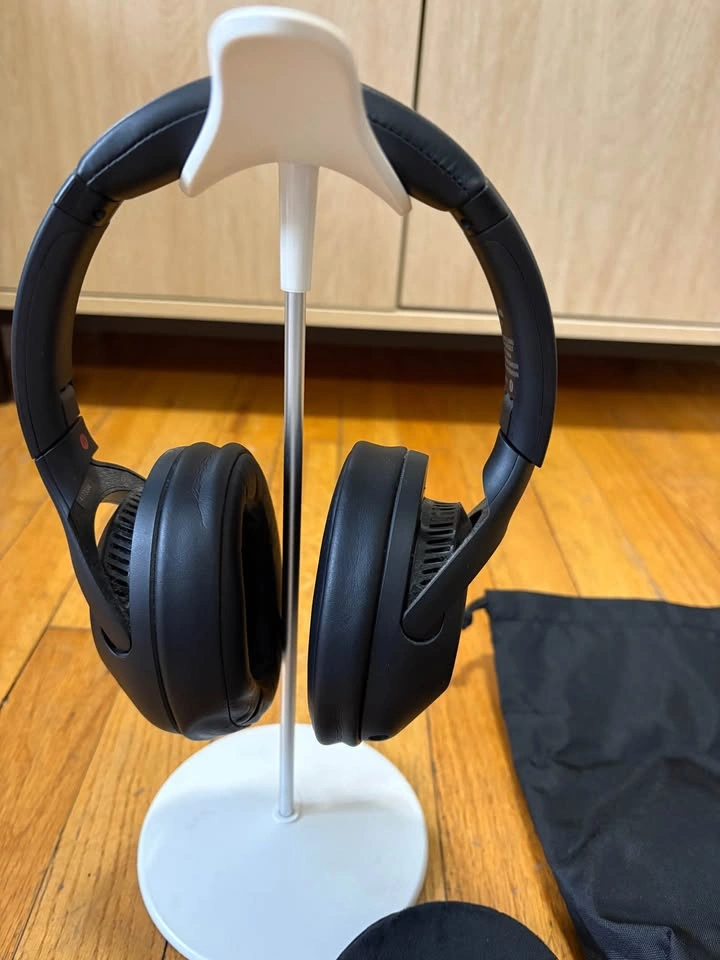 Sony Noise Cancelling Headphones + Travel Case + Stand - photo 2