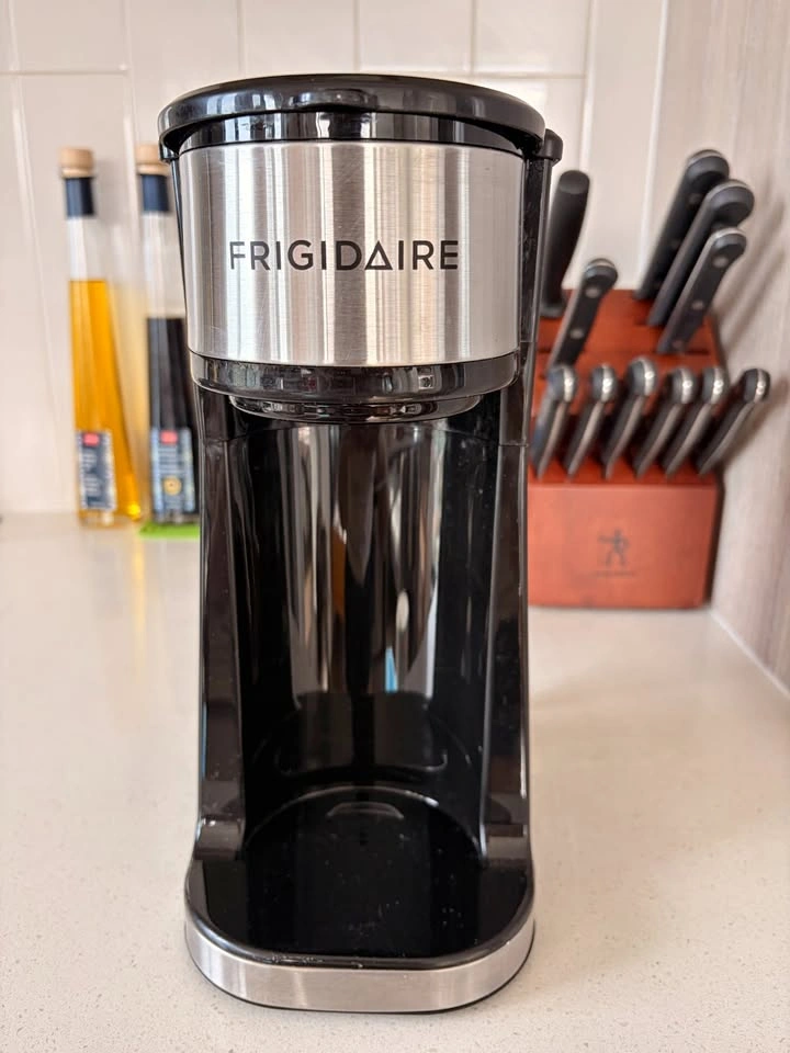 Frigidaire 1-Cup Retro Coffee Maker